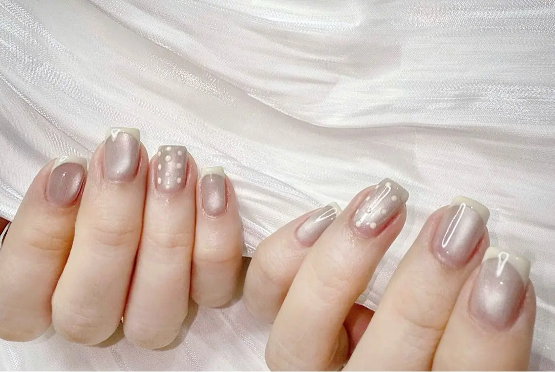 ネイル フレンチネイル ジェルネイル マグネットネイル 持ち込み ニュアンスネイル ハンドネイル Minette Nailのネイルデザイン