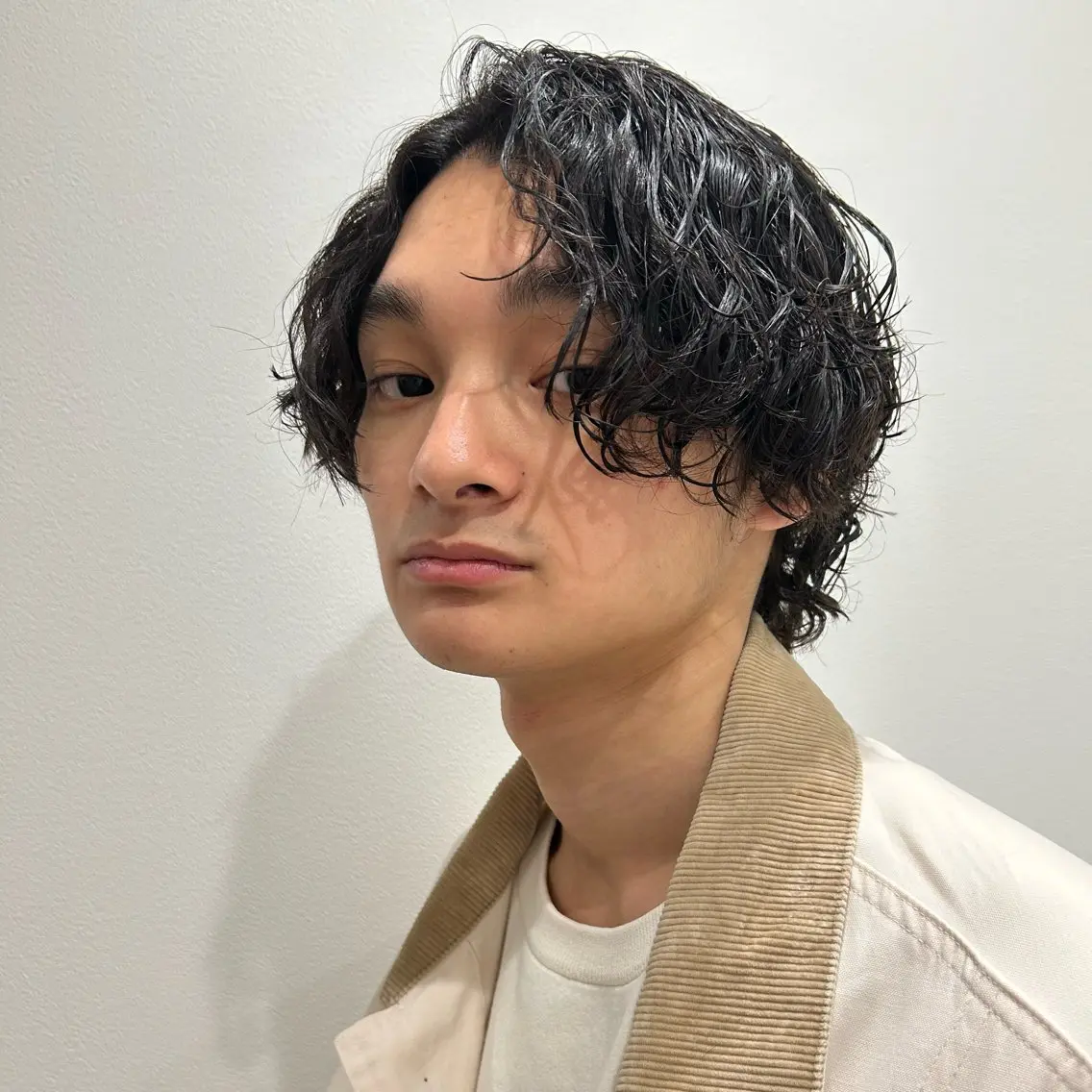 ショート パーマ メンズ メンズパーマ メンズツイストパーマ 刈り上げ ツイストパーマ リベイルけんた モデル募集のヘアスタイル
