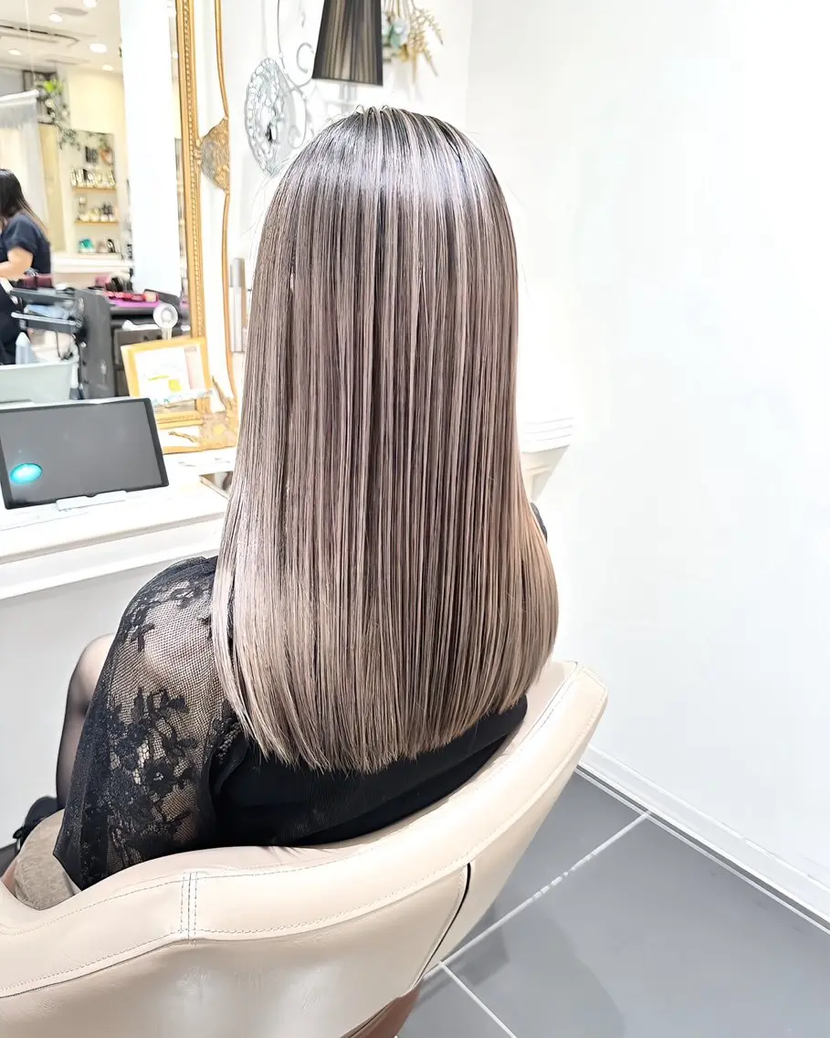 ロング カラー バレイヤージュ ベージュカラー グレージュ ハイライトカラー ミルクティーベージュ ヘアカラー トリートメント 大宮/バレイヤージュ 髪質改善/澤田隆誠のヘアスタイル