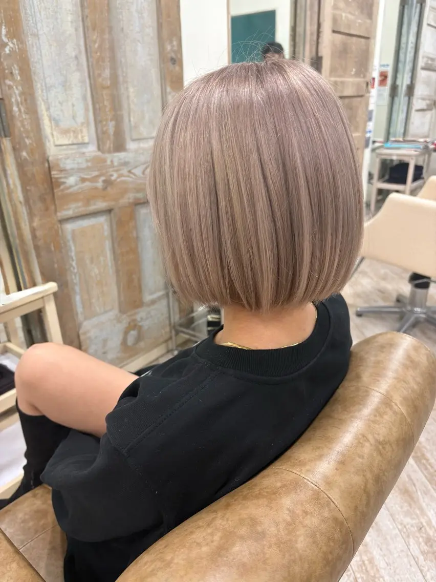 ショート カラー 菊地 映香のヘアスタイル
