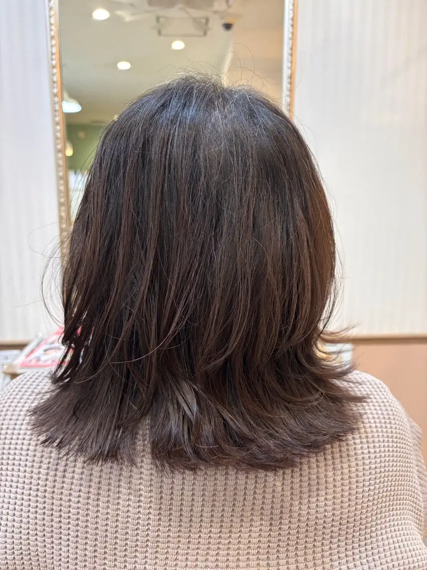 ミディアム 山田 愛のヘアスタイル