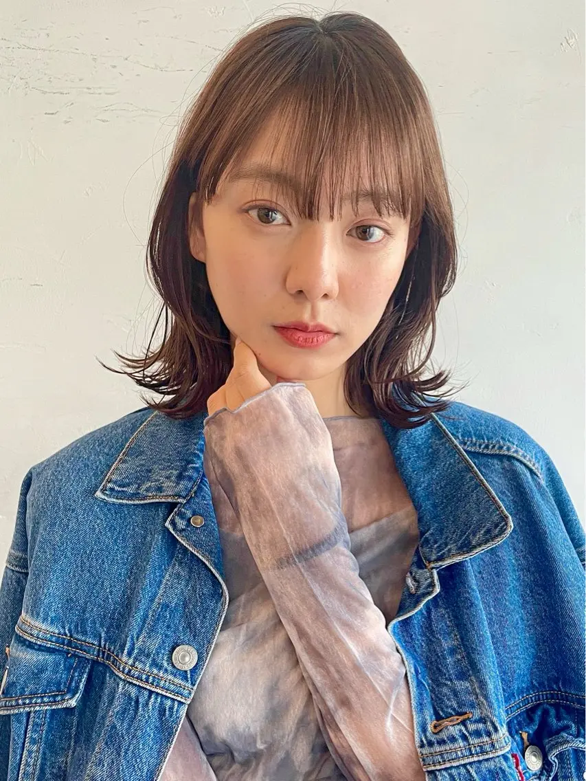 ミディアム 米澤 由衣のヘアスタイル