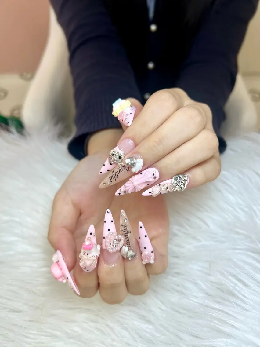 ネイル ハンドネイル ANH NAIL ゴテゴテ専門店💎のネイルデザイン