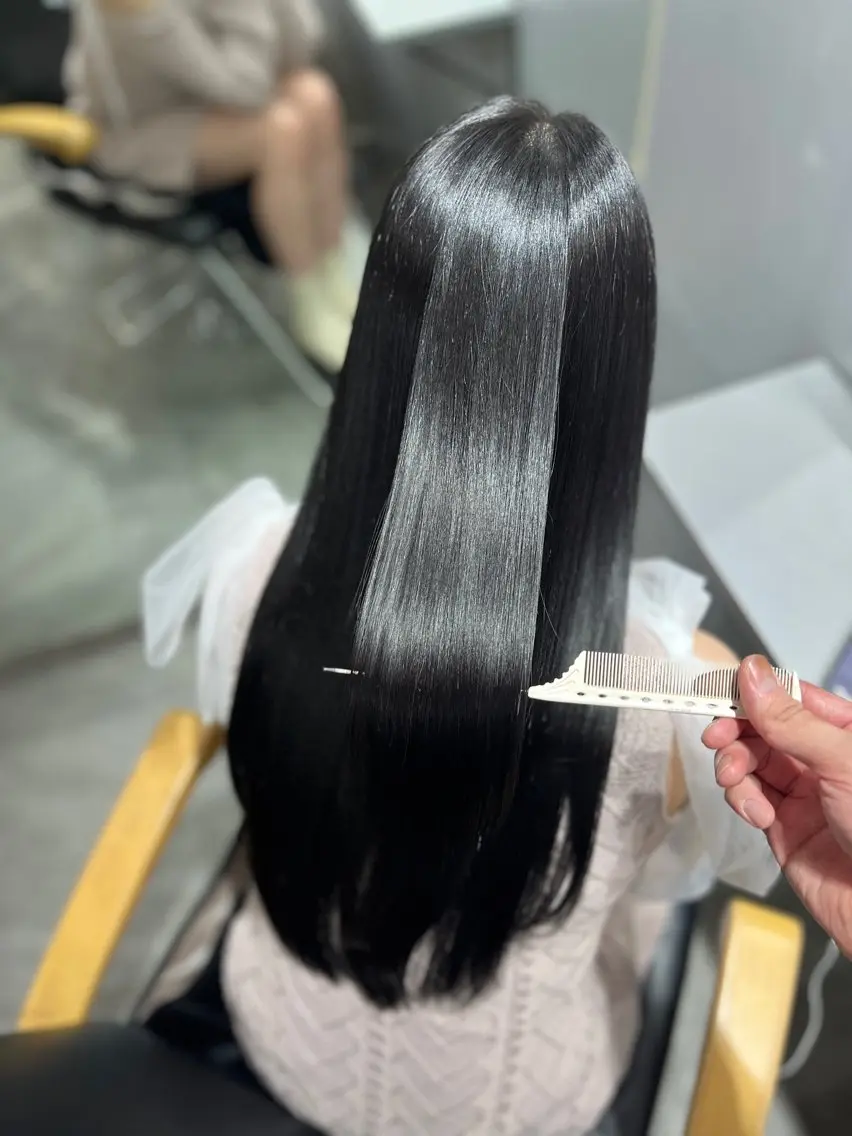 ロング トリートメント ヘッドスパ 美髪/髪質改善 縮毛矯正/透けカラーのヘアスタイル