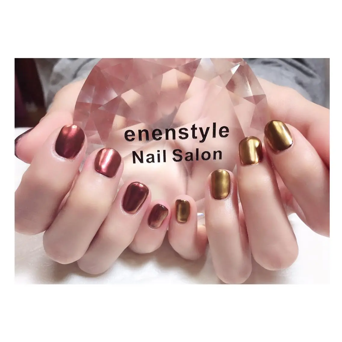 ショート ネイル ジェルネイル キラキラネイル ミラーネイル ニュアンスネイル オフィスネイル ハンドネイル 🐾enen style 🐾のネイルデザイン