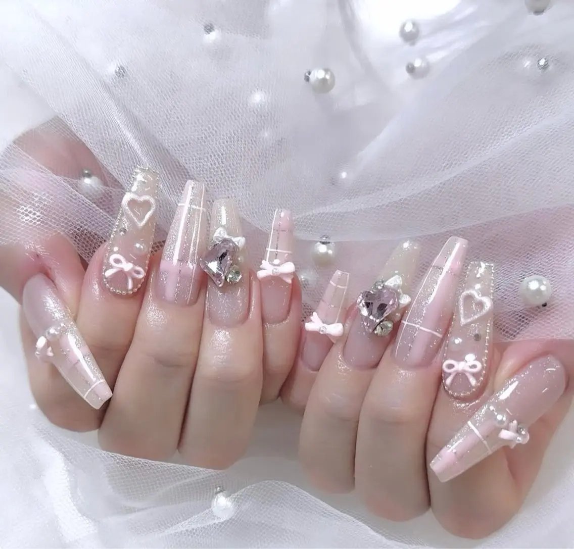 ネイル グラデーション キラキラネイル ワンカラーネイル 冬ネイル Jenn Nail Salonのネイルデザイン