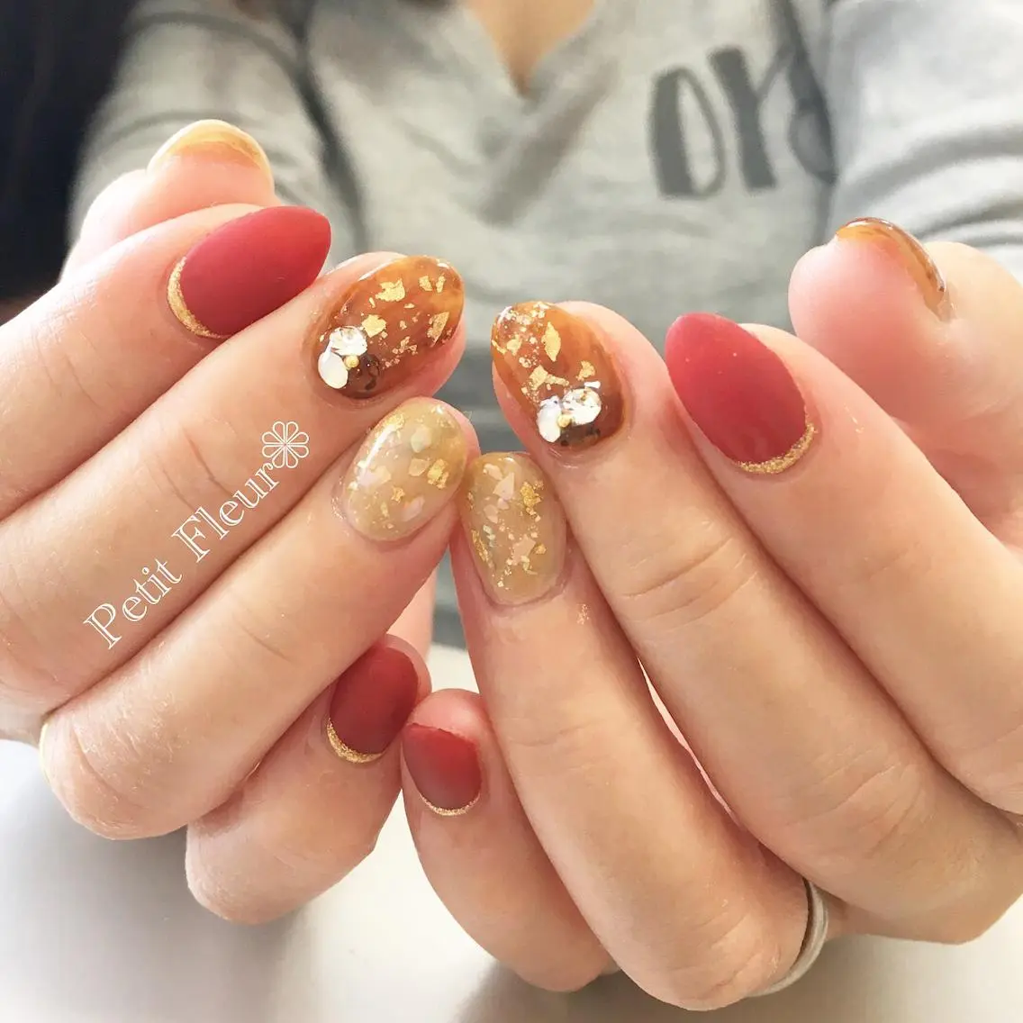 ネイル べっ甲ネイル マットネイル 青柳 亜梨奈のマツエク・マツパデザイン