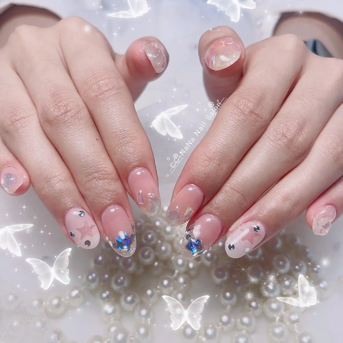 ネイル アートネイル チークネイル フラッシュネイル ジェルネイル グラデーション ハンドネイル 💎CC・NaNa 韓国風ネイル🌙Cのネイルデザイン