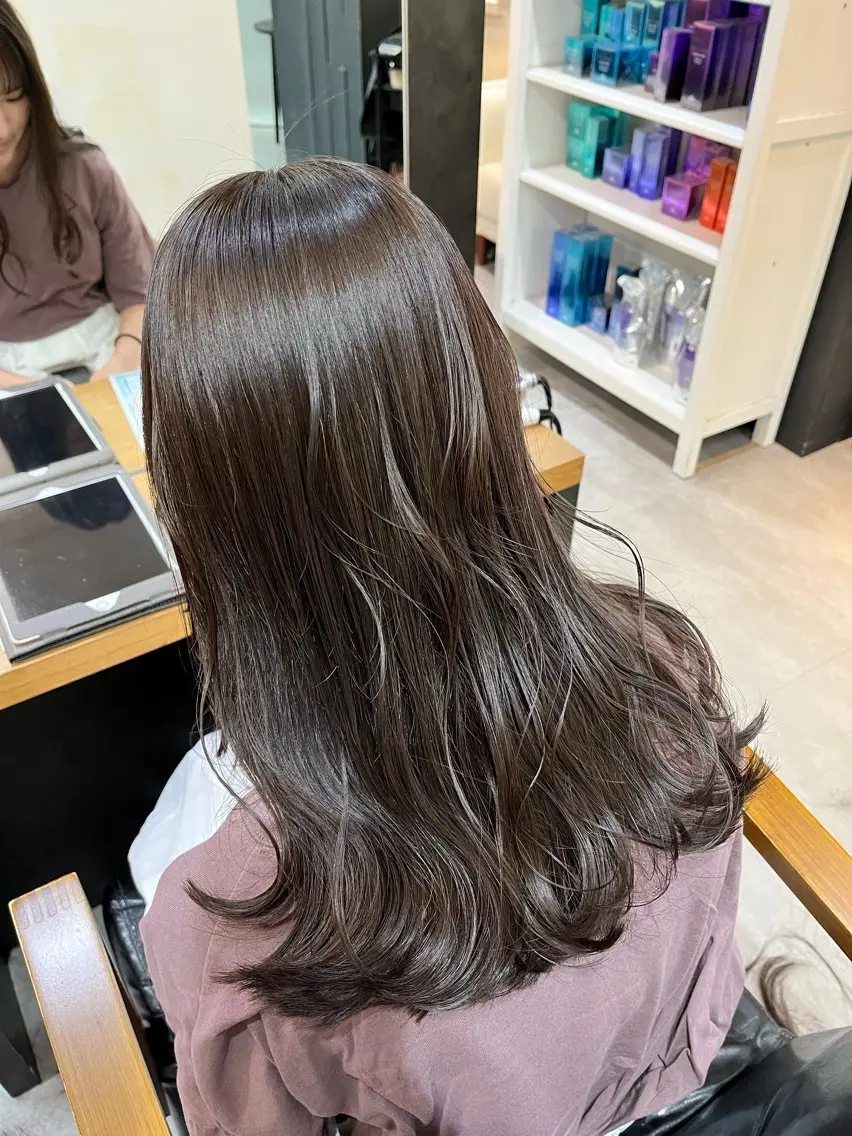 セミロング カラー ブリーチ グレージュ ブリーチなしカラー カット ヘアカラー トリートメント 透明感カラー ｜ベー ジュ｜齊藤ひなののヘアスタイル