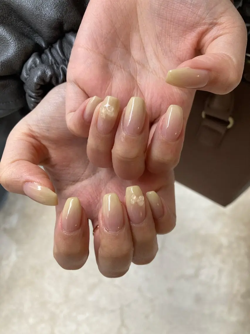 ネイル グラデーション 黄色 ハンドネイル DEEP nail salonのネイルデザイン
