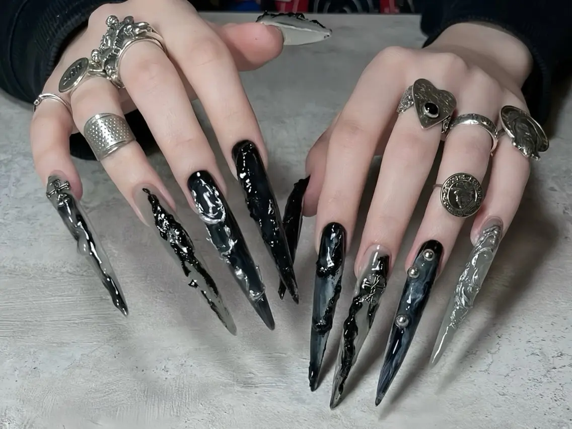 ネイル アートネイル ハロウィン ロングネイル スカルプネイル ネイルチップ Rin Nail 新大久保店のネイルデザイン