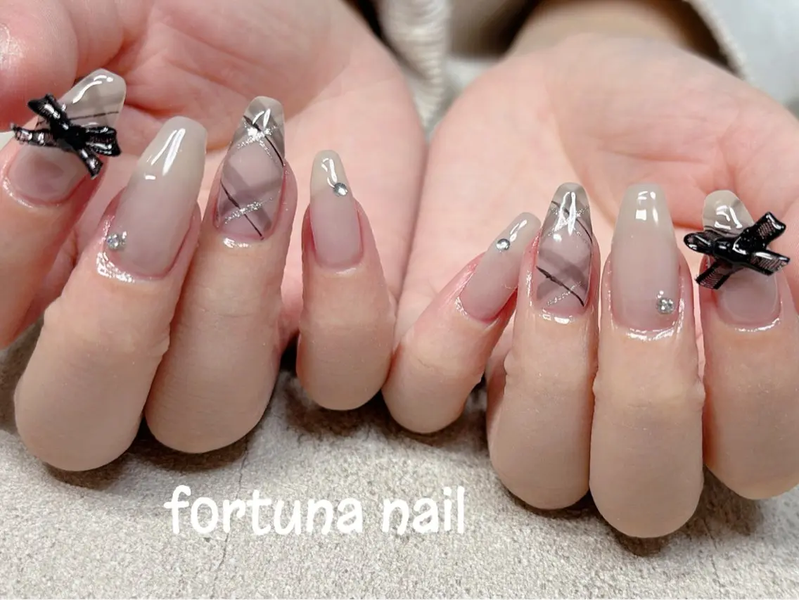 ネイル Nail •Head スパFortunaのネイルデザイン