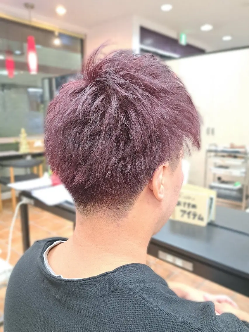 カラー メンズ メンズブリーチ ブリーチ カシス ピンクカラー 💜𝑳𝑼𝑵𝑨 🌻母良田愛美🌻のヘアスタイル