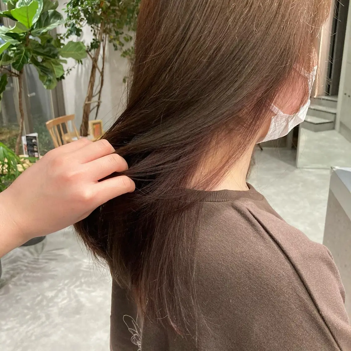 セミロング カラー ブリーチ インナーカラー ブリーチなしカラー たかはし まいのヘアスタイル