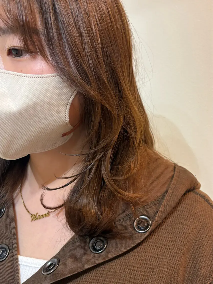ミディアム カット ヘアカラー トリートメント Takane .のヘアスタイル