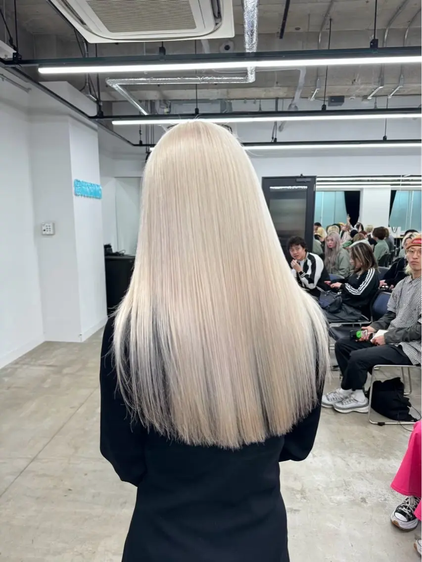 ロング カラー ブロンド ホワイトブロンド ヘアカラー トリートメント ヘアセット ブリーチ特化/レイヤ ーカット🥀マサルのヘアスタイル