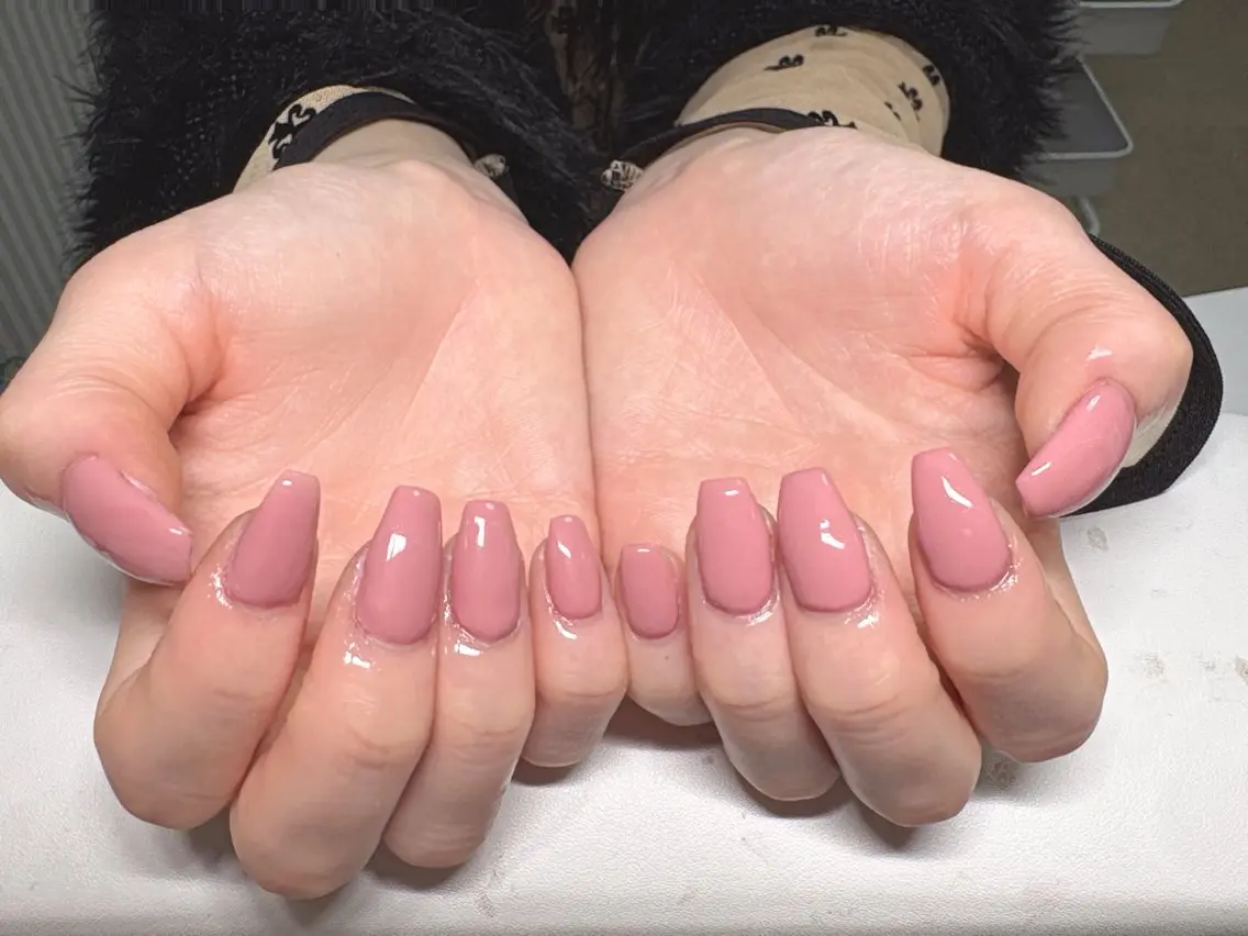 ネイル ハンドネイル Chiara 長さだしのネイルデザイン