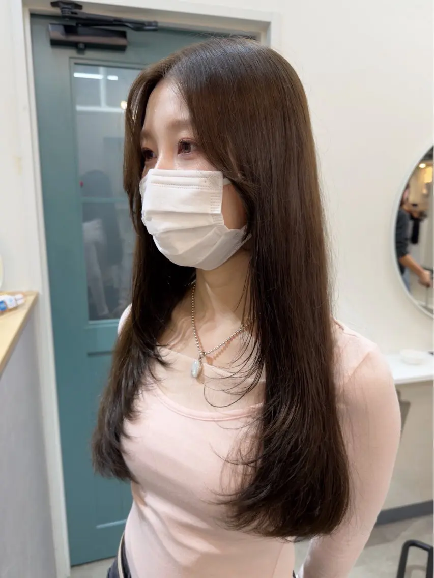 ロング カラー ブラウンカラー オリーブブラウン レイヤーカット カット ヘアカラー トリートメント レイヤー/顔周り /いいぬまみかのヘアスタイル