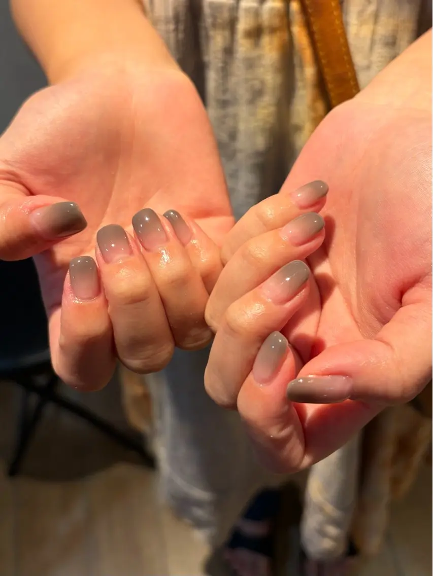 ネイル ハンドネイル 𝗶𝗿𝗼𝗵𝗮 ໒꒱ 𓏸*˚のネイルデザイン