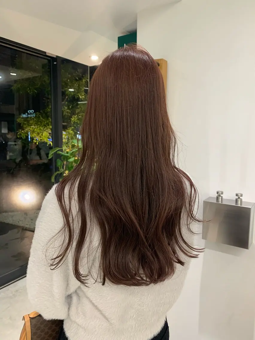 カラー なのは\透け感カラー \レイヤーカットのヘアスタイル