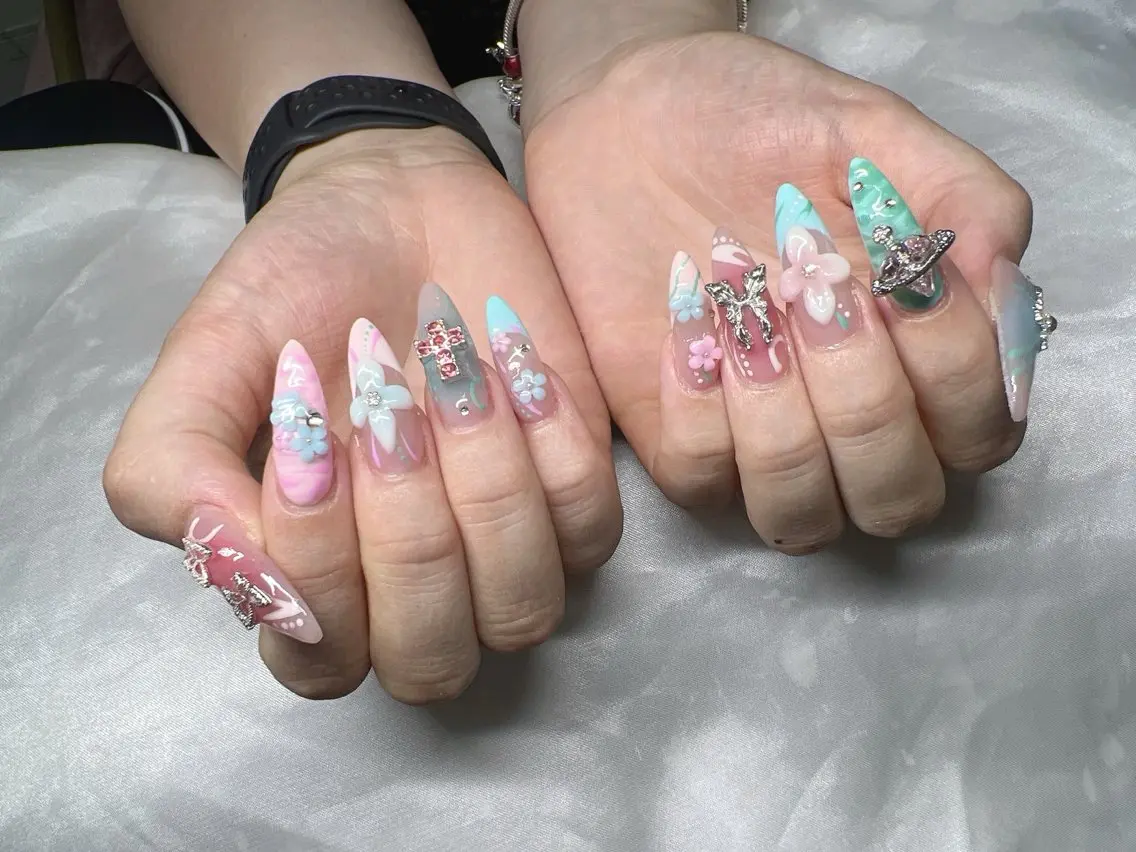 ネイル 長さ出し グラデーション キラキラネイル マグネットネイル ニュアンスネイル Lee Nails チップ長さだし専門店のネイルデザイン