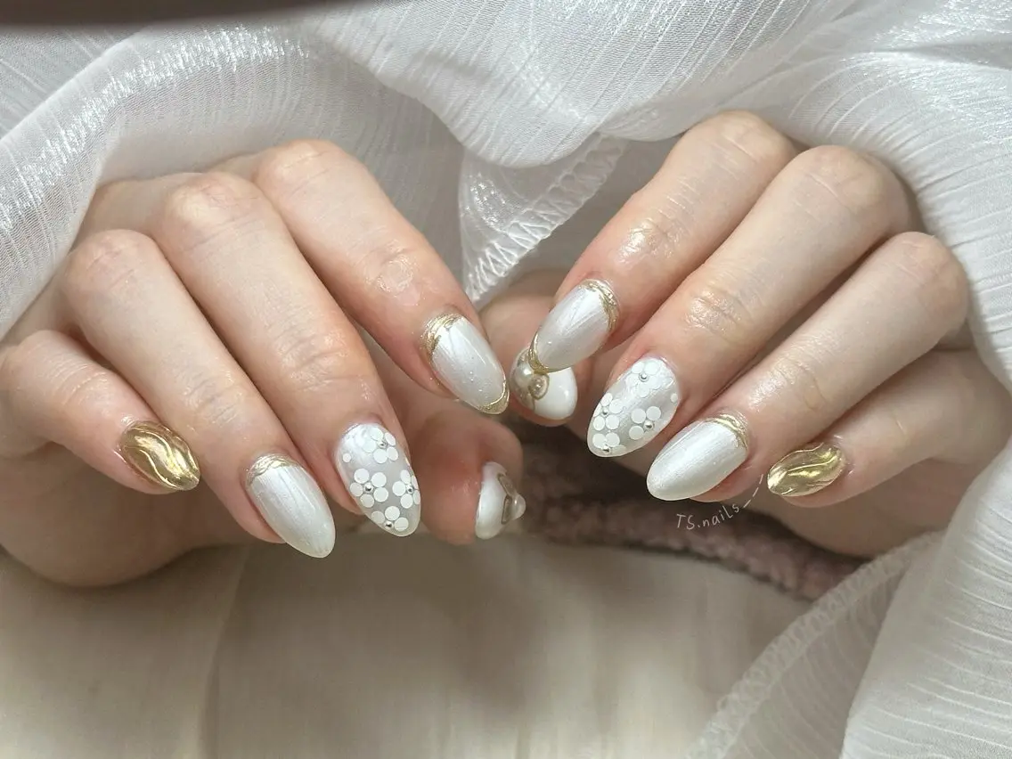 ネイル キラキラネイル マグネットネイル 持ち込み シンプルネイル ハンドネイル フットネイル ハンドケア TS. nails___のネイルデザイン