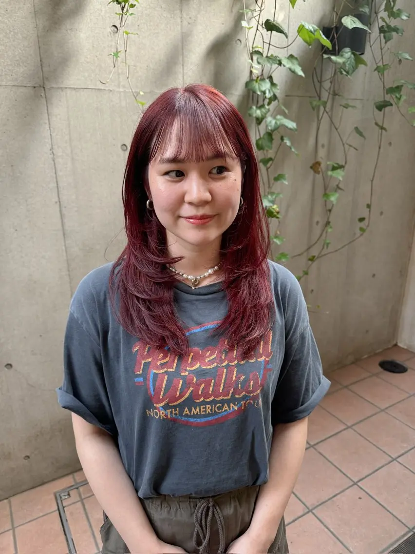 ミディアム カラー レイヤーカット カット ヘアカラー 大橋 芽衣のヘアスタイル