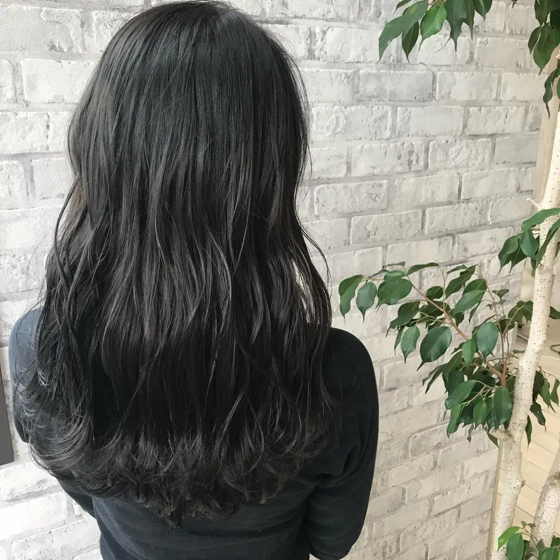 セミロング カラー ダークグレー ヘアカラー トリートメント Oopsレイヤー 加藤澄都のヘアスタイル