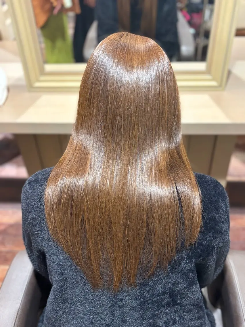 ミディアム カラー 前田 陽菜のヘアスタイル