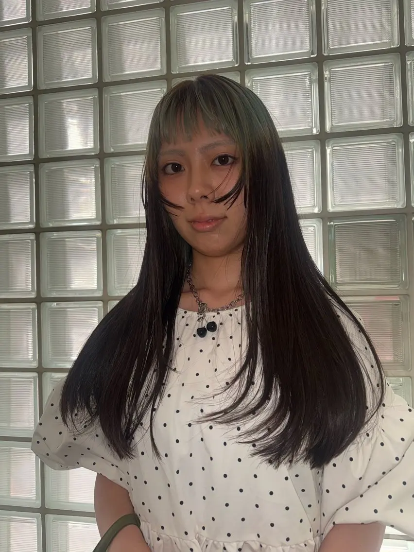 ロング ボブ 顔周りカット レイヤーカット 似合わせカット ウルフカット カット ヘアカラー トリートメント ハイトーン/ベージュ /レイヤー :遥香のヘアスタイル