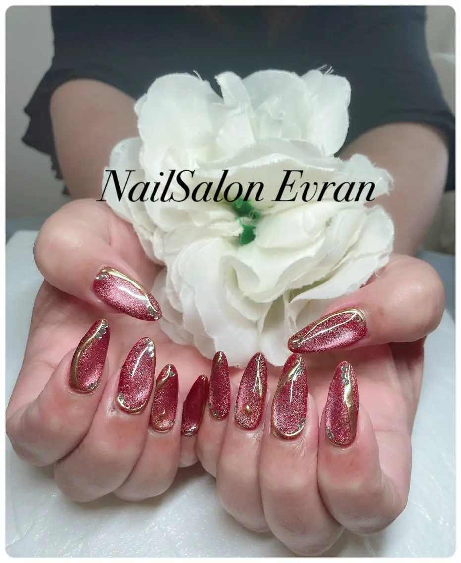 ネイル アートネイル フレンチネイル マグネットネイル 持ち込み ニュアンスネイル ハンドネイル Nail salon Evranのネイルデザイン