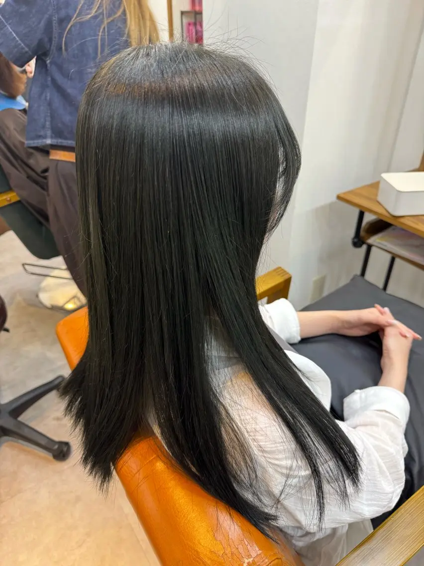 ロング カラー グレージュ lore umeのヘアスタイル