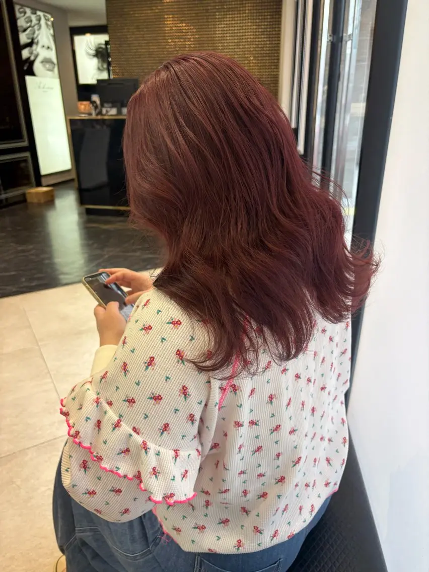 セミロング ヘアカラー 山岸 朱里のヘアスタイル