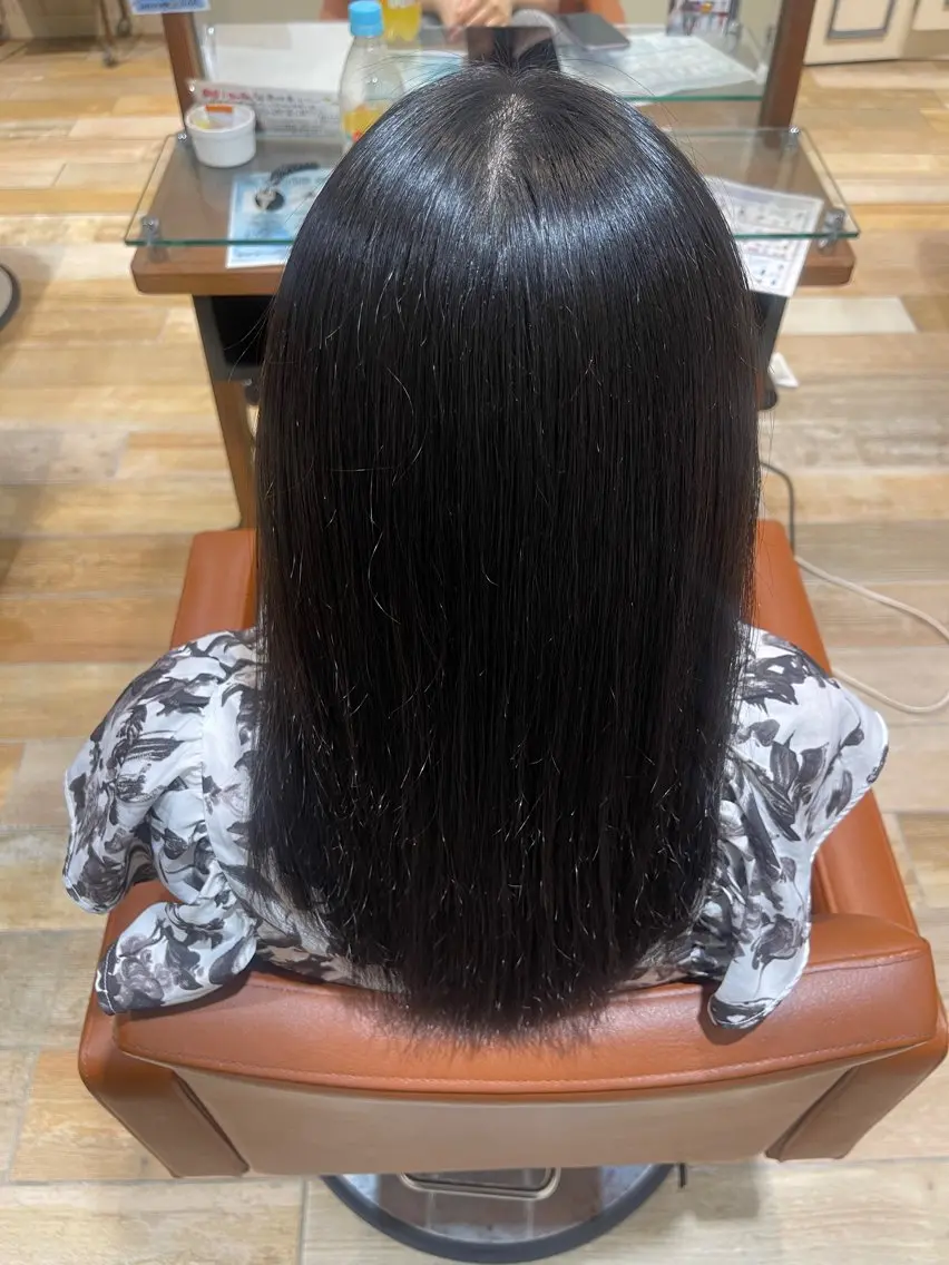 セミロング 近 大和のヘアスタイル