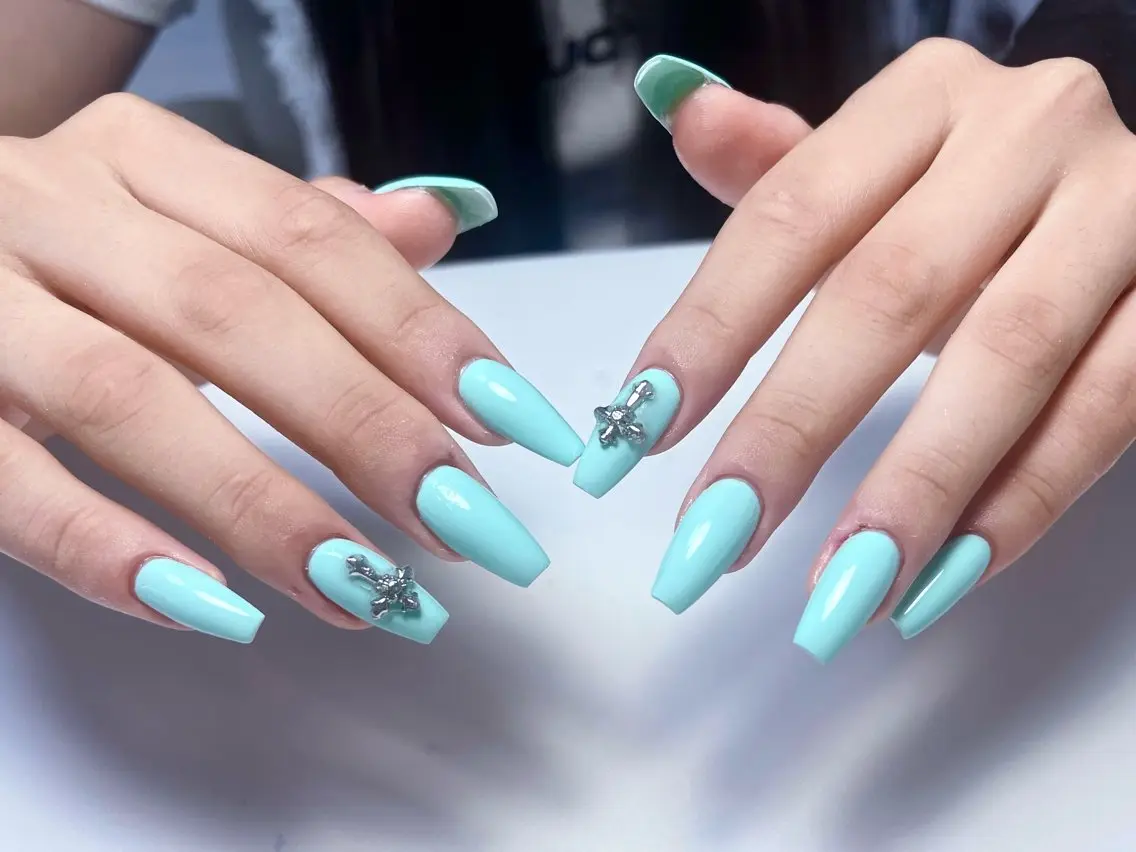 ネイル 成人式 フラッシュネイル フットネイル ジェルネイル 卒業式 ハンドネイル 心斎橋Mione nail salonのネイルデザイン