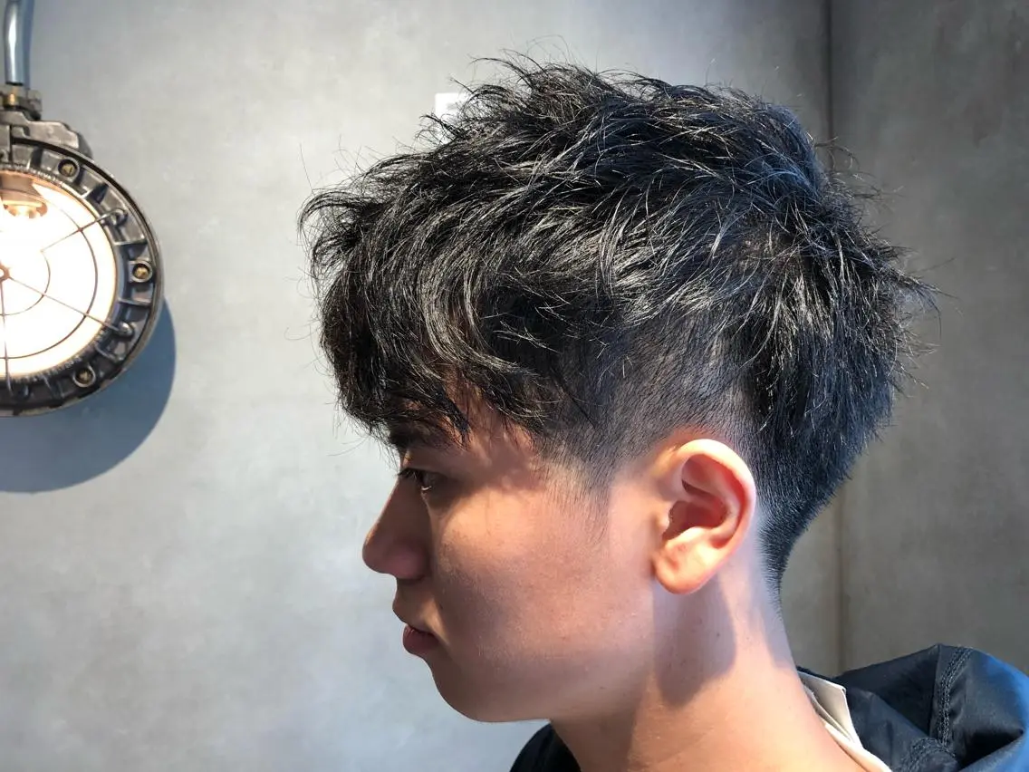 ショート メンズ 刈り上げ くせ毛 カット 島田 竜也のヘアスタイル