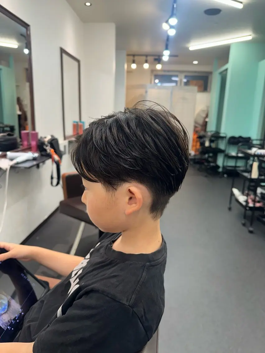 パーマ メンズ フェザーパーマ マッシュ メンズパーマ 刈り上げ カット パーマ MOMO 💕💕のヘアスタイル