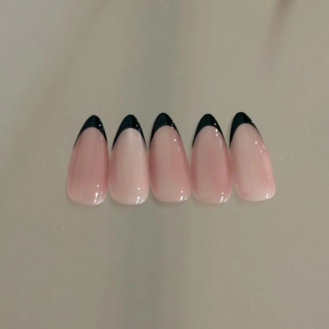 ネイル フレンチネイル マグネットネイル ピンク ハンドネイル __shiho. nailのネイルデザイン