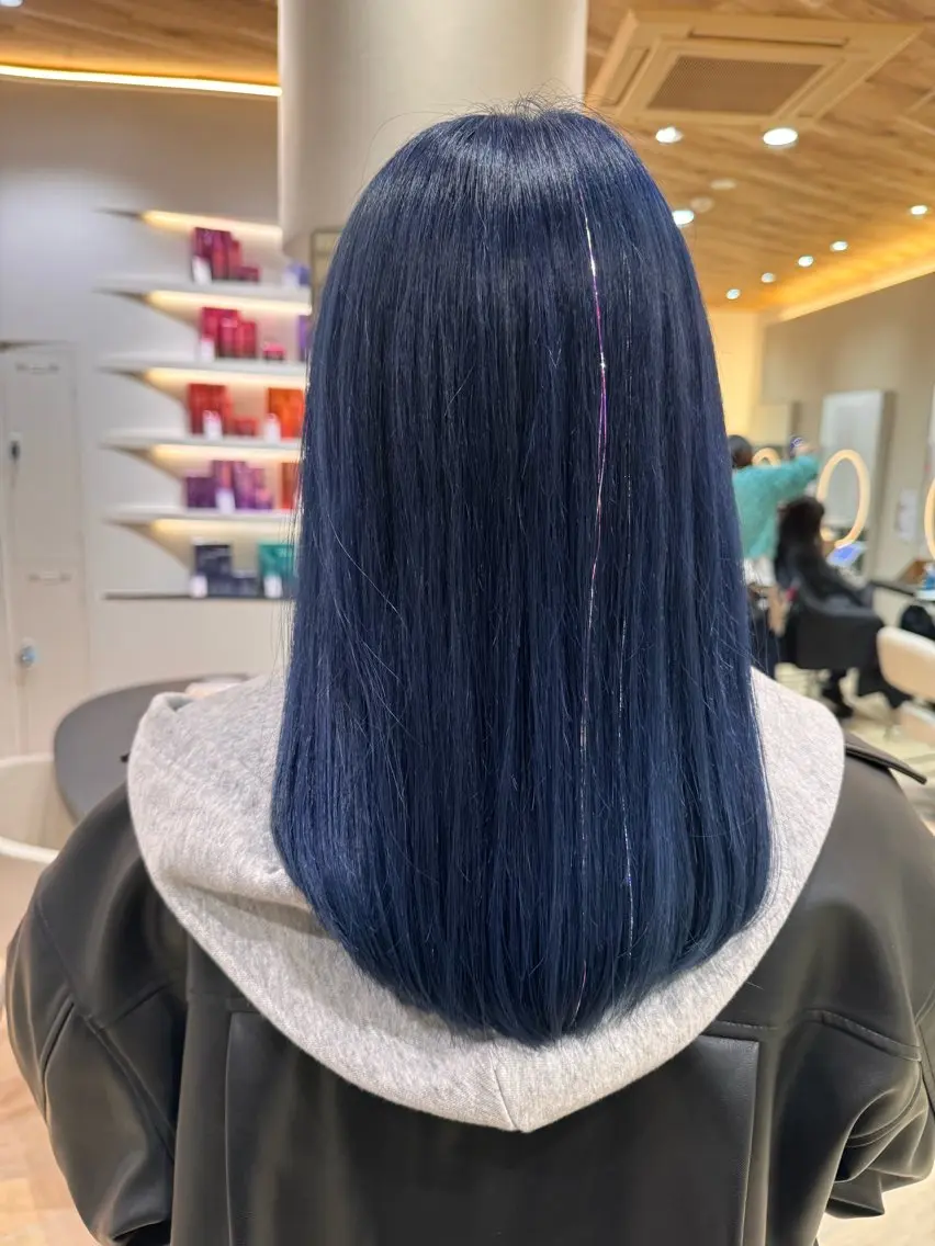 セミロング カラー Ashanti 有川のヘアスタイル