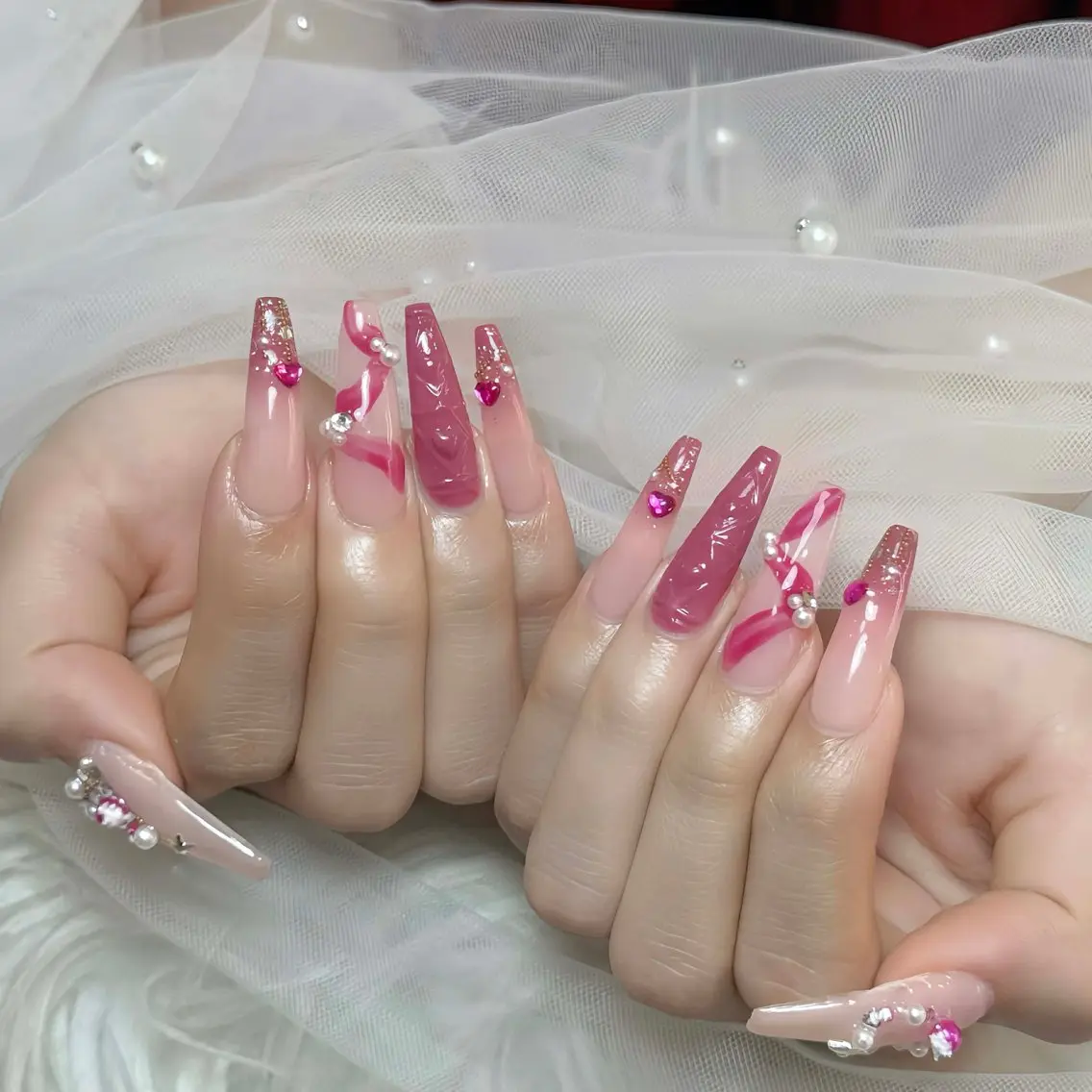ネイル オーロラネイル ボルドー ブラウン 氷ネイル・うるうるネイル キラキラネイル Julli NailStudioのネイルデザイン