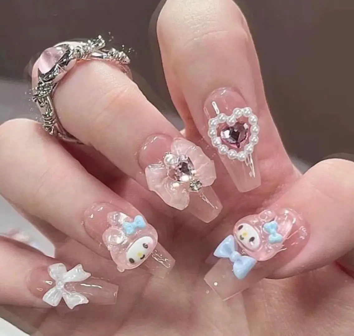 ネイル アートネイル オーロラネイル チークネイル フレンチネイル ガラスフレンチ ハンドネイル 🎀YooLi Nail salonのネイルデザイン