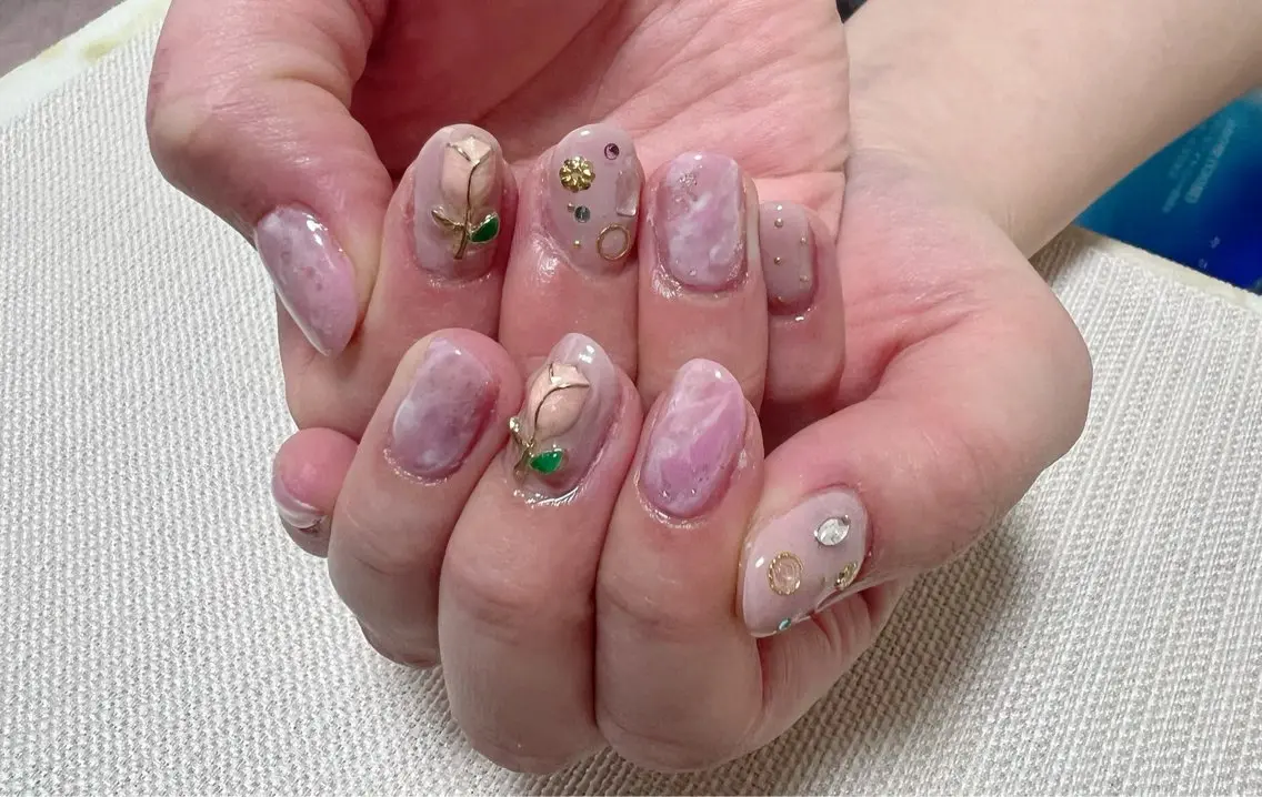 ネイル t. yoshizawaのネイルデザイン