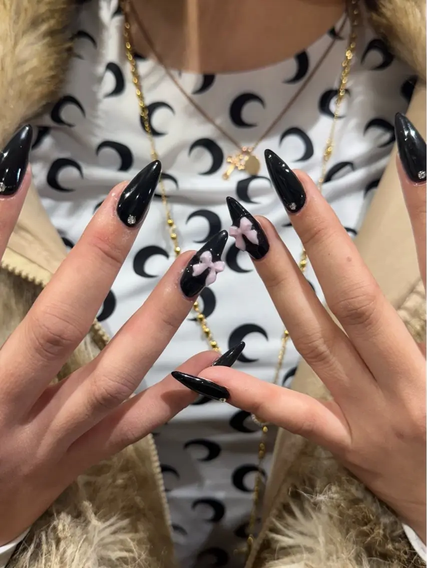 《オフなし》🖤アクリルスカルプ長さ出し ワンカラーorラメグラコース🌟の写真