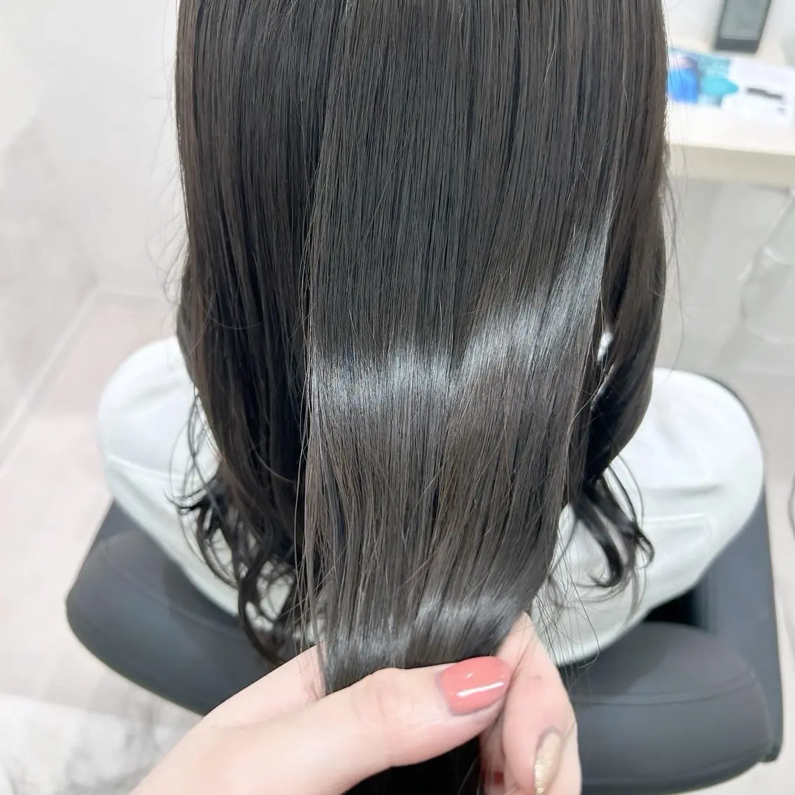 セミロング カラー 透明感カラー ダークグレー 小顔カット 🌷MIREA🌷 LUANA 難波店のヘアスタイル