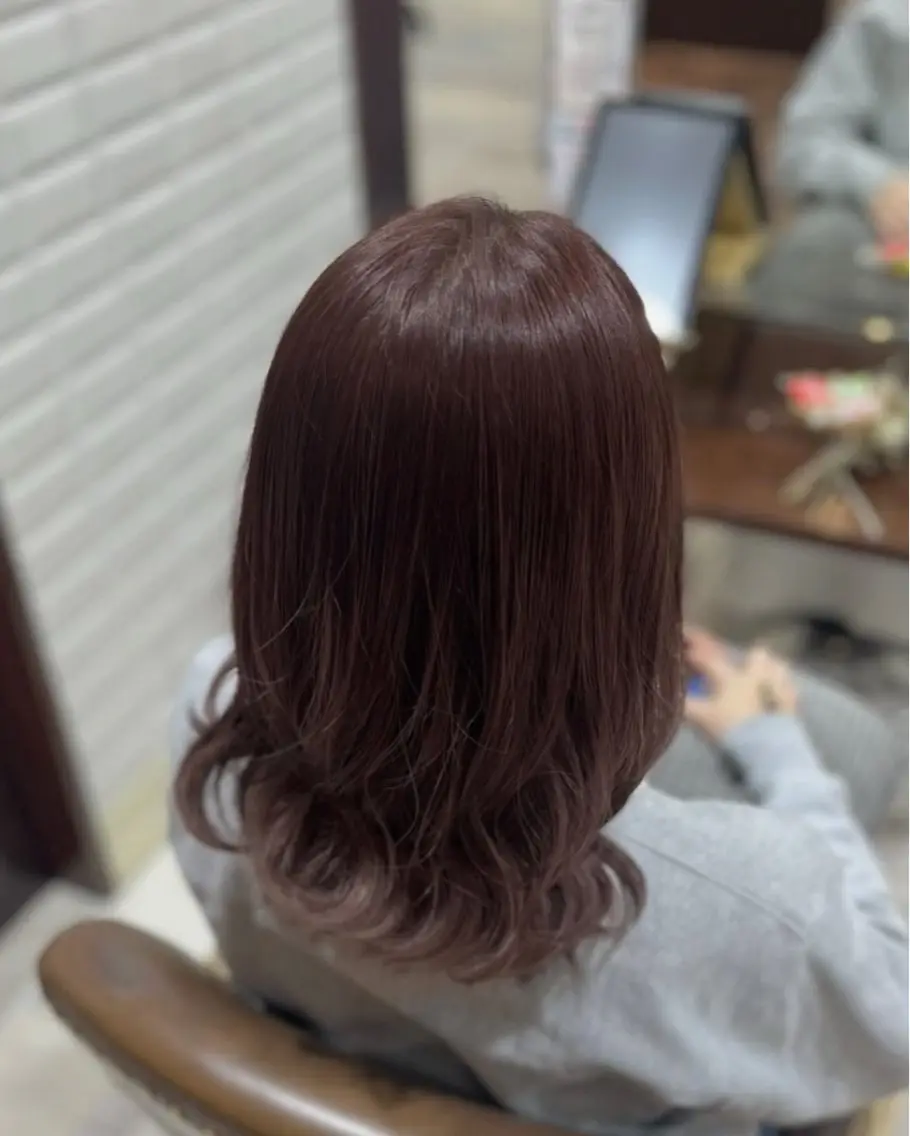 ミディアム カット ヘアカラー トリートメント 透明感カラー／ 艶感カラー／RAMUのヘアスタイル