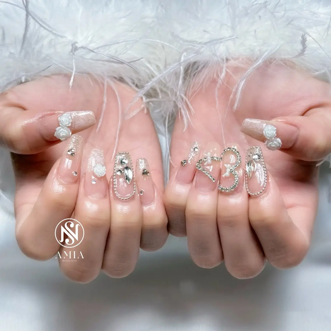 ロング ハンドネイル 🌟AMIA BEAUTY🌟のネイルデザイン
