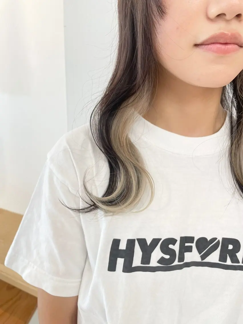 セミロング カラー ベージュカラー ブリーチ イヤリングカラー ホワイトベージュ ヘアカラー 福田千尋/インナー カラー/縮毛矯正のヘアスタイル