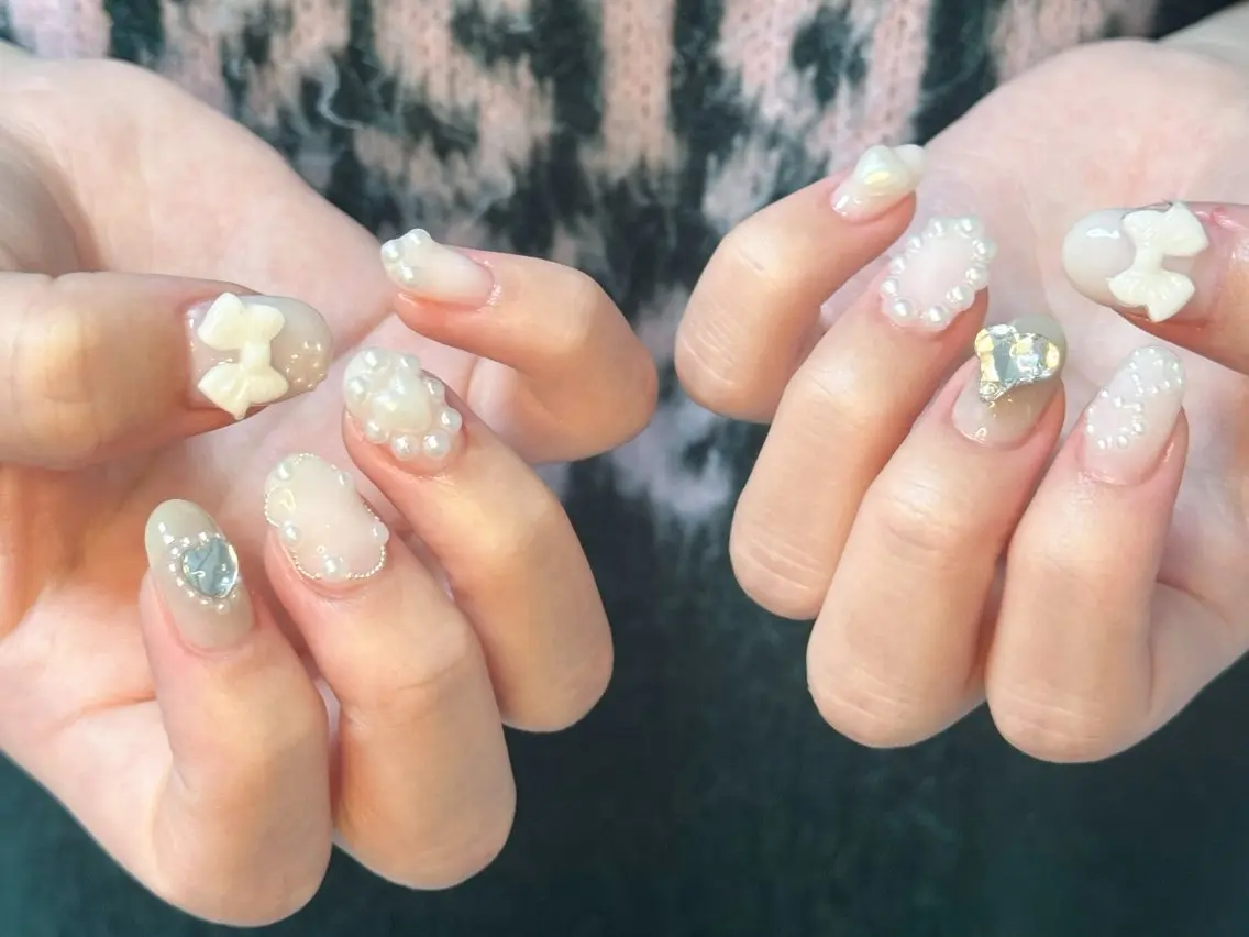 ネイル アートネイル オーロラネイル チークネイル フレンチネイル ガラスフレンチ ハンドネイル 🎀🎀YooLi Nail Salonのネイルデザイン