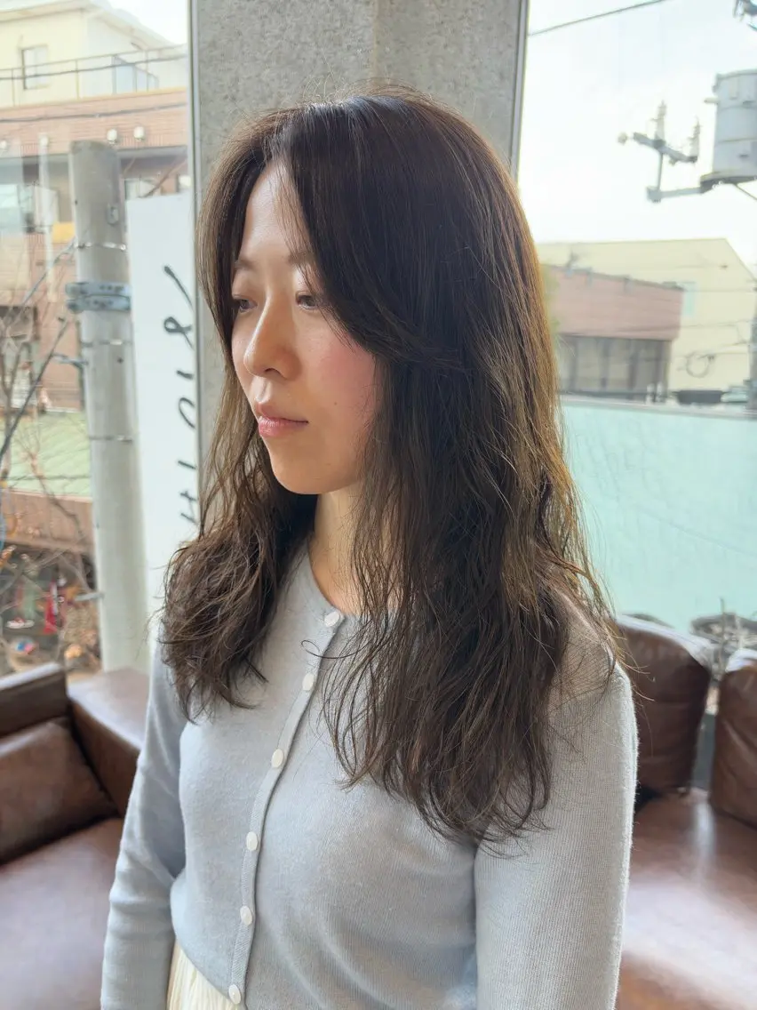 セミロング カラー パーマ ヘアアレンジ セミロングパーマ カット ヘアカラー パーマ トリートメント ヘッドスパ ヘアセット 押切 響　のヘアスタイル