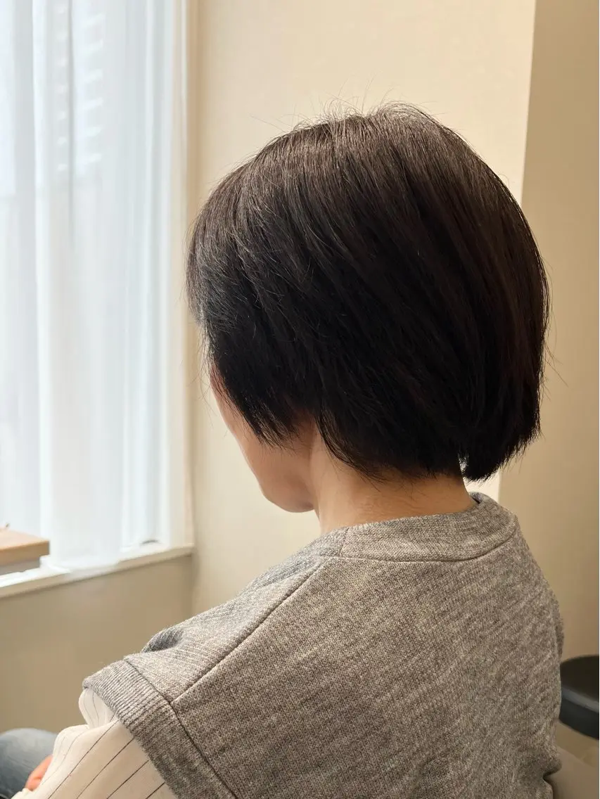 ショート ヘアカラー 桑野 胡桃のヘアスタイル